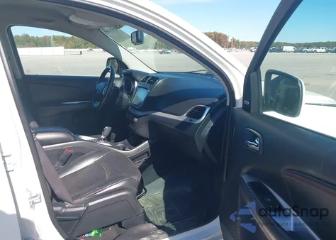 2015 Dodge Journey R/T z USA, uszkodzony, nr VIN 3C4PDDEG9FT611964